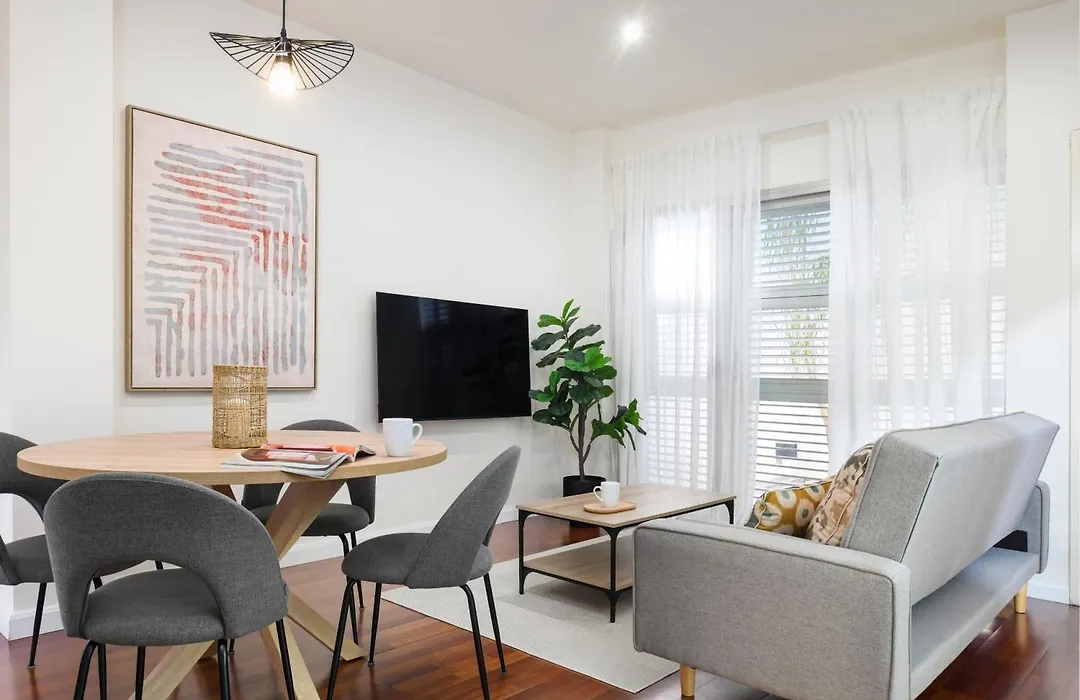 Urban Oasis Apartment With Pool & Free Parking-1