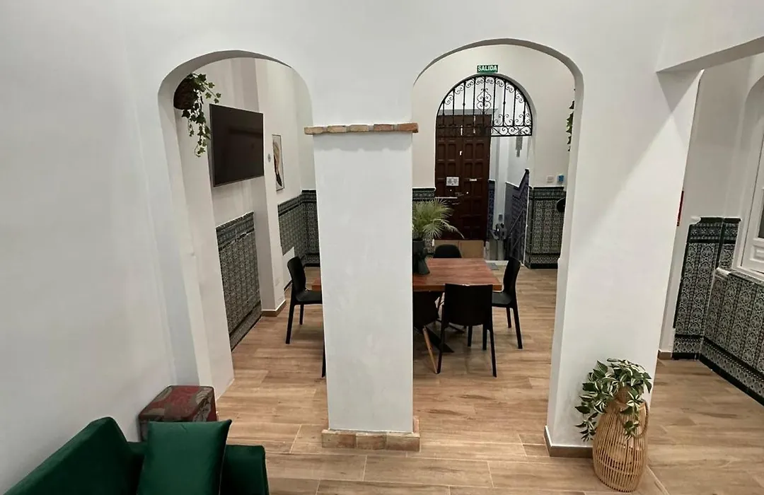 Triana Riverside Guesthouse-1