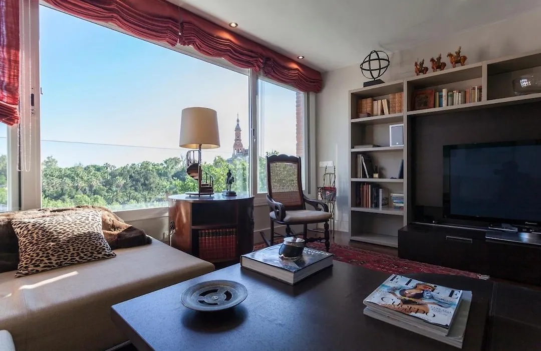 Spacious Apartment with Views of Plaza de España&María Luisa Park-1