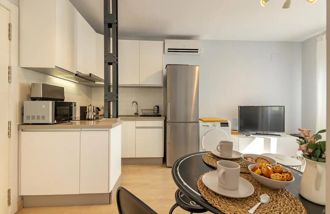 Charming 2 Bedroom Apartment At Iconic Triana Neighborhood By Ocityzen-1