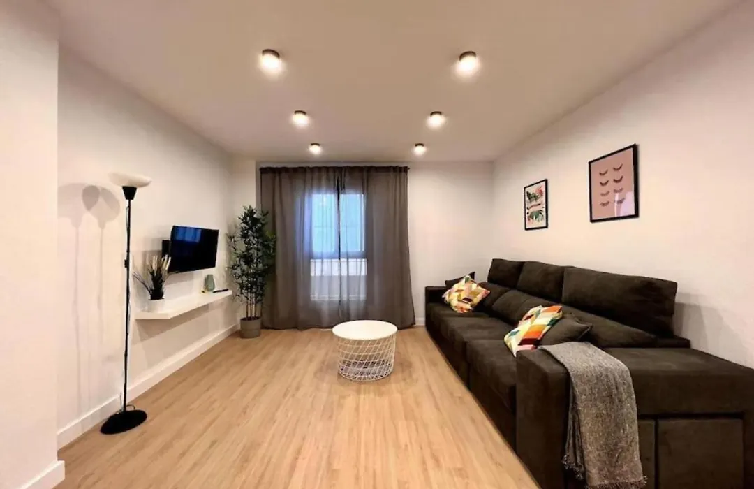 Macasta Suite-1