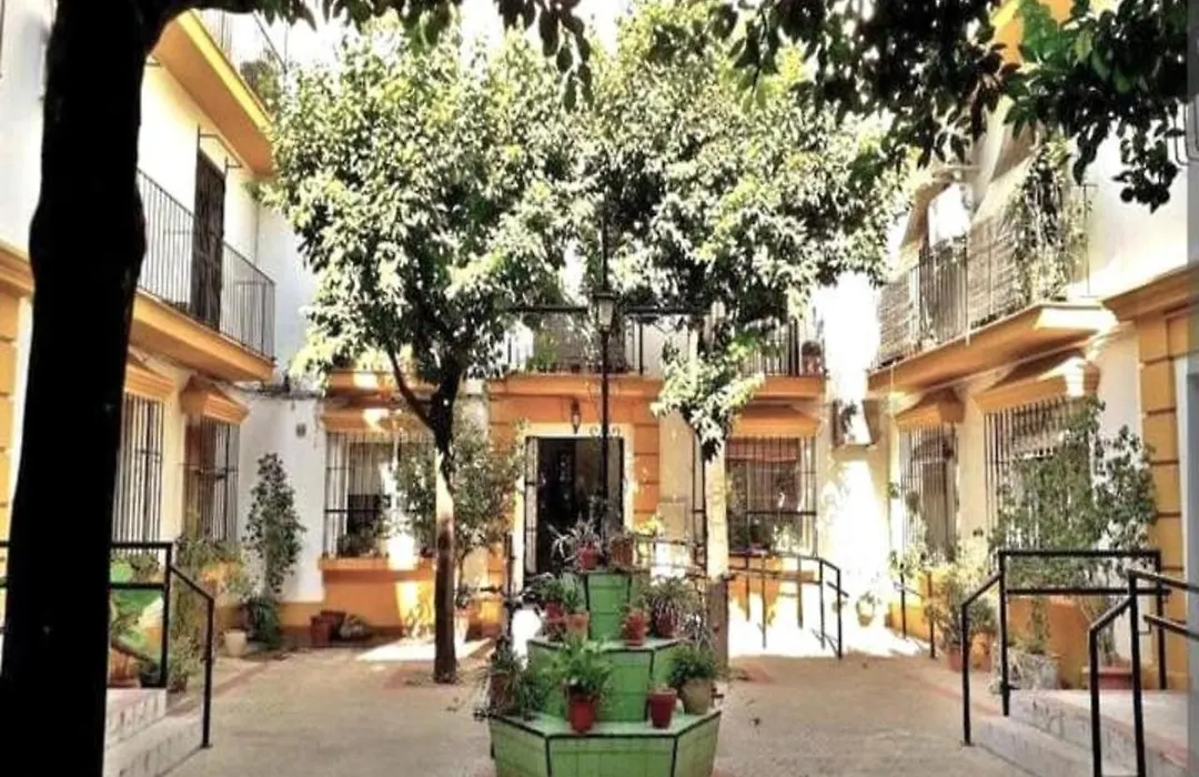 Roberta'S Guest House-1