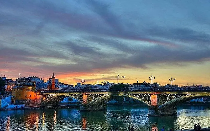 Airbhouse Prívate Rooms&Apartments Triana-1