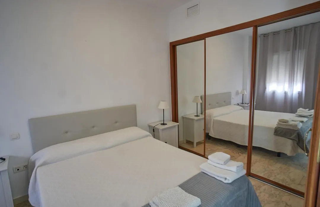 Apartamento con piscina solo en temporada-1