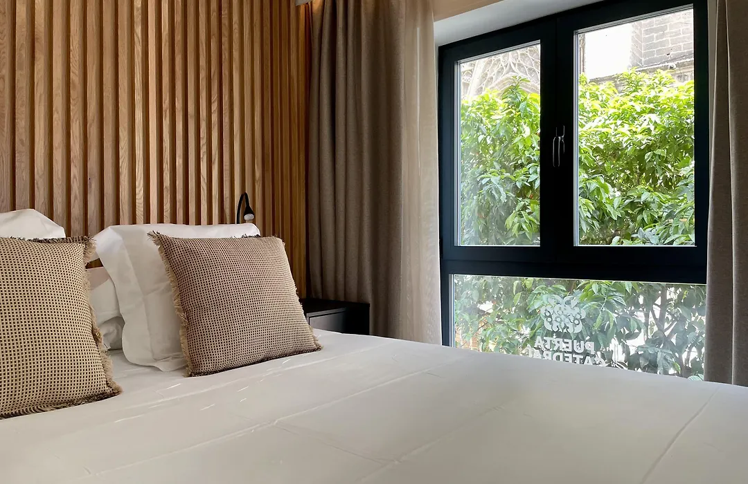 Puerta Catedral Suites-1