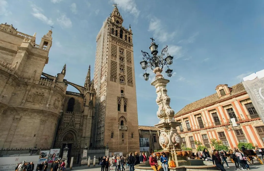 Exclusive Duplex- 1Bd 1Bth- Cathedral Of Seville-1