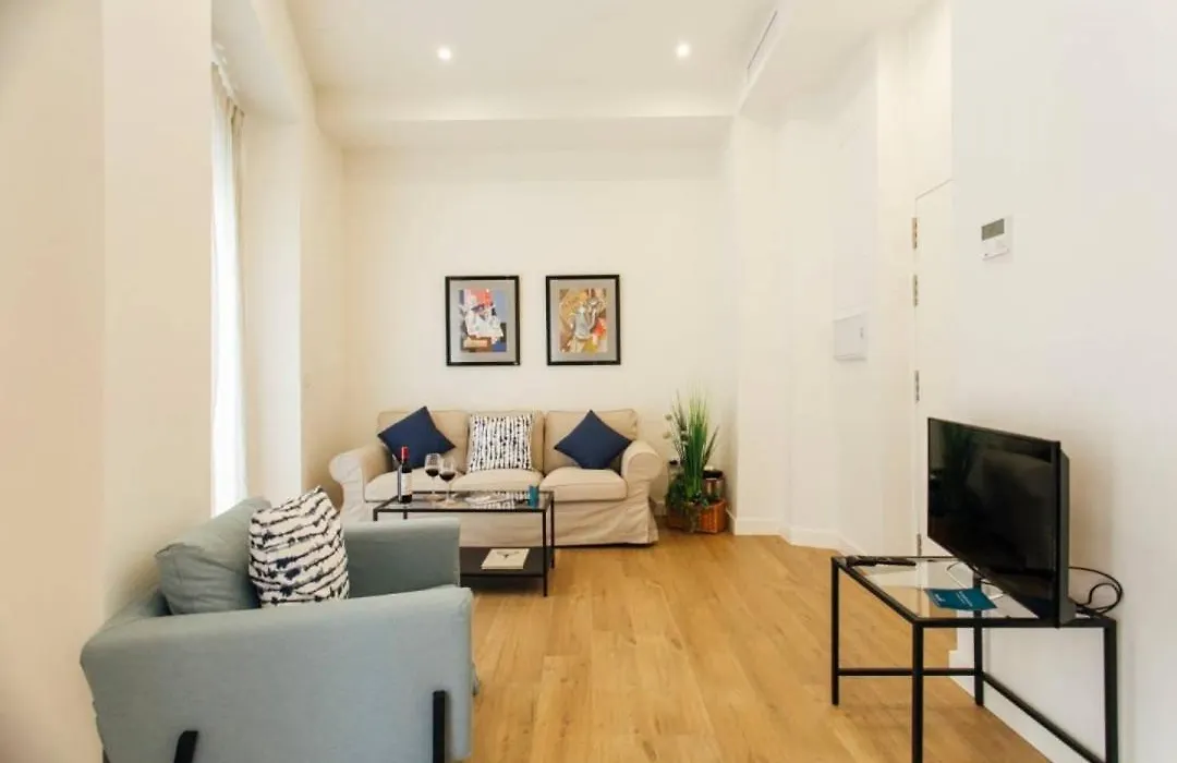 Picturesque Boutique Style 2 Bedroom In San Lorenzo-1