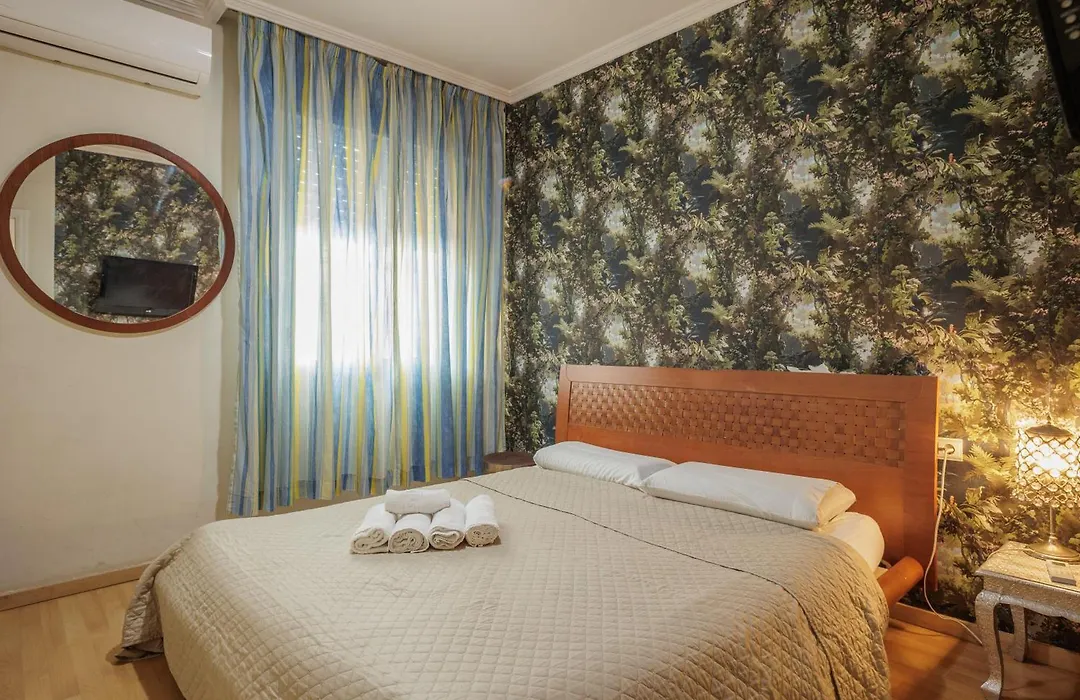 Juderia Center Premium Suites Free-1