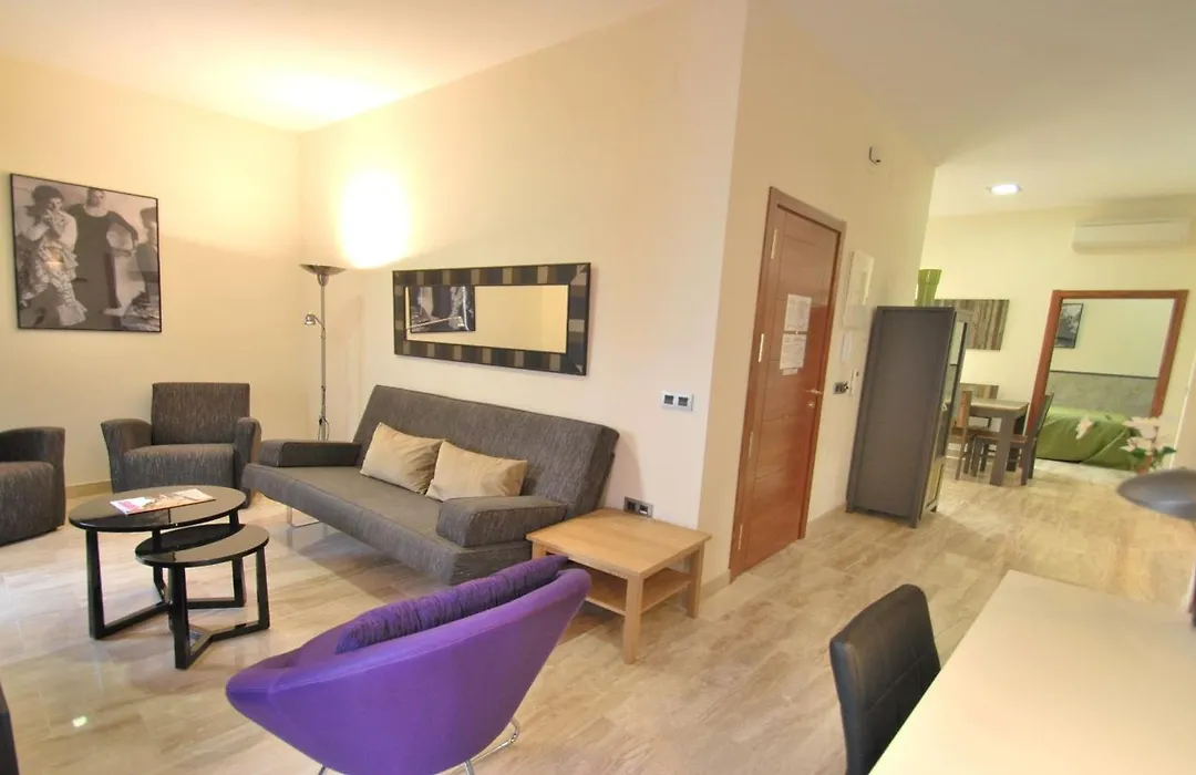 Apartamentos Living Sevilla Centro Maestranza-1