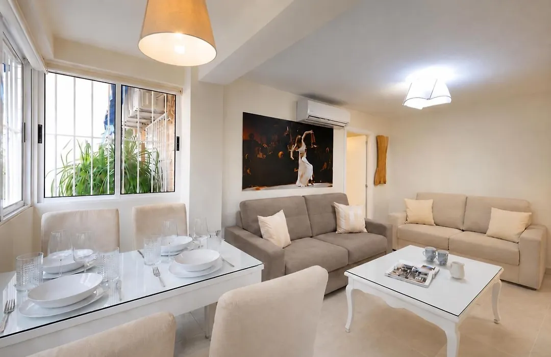 Apartamento con gran terraza jardín cerca del centro-1