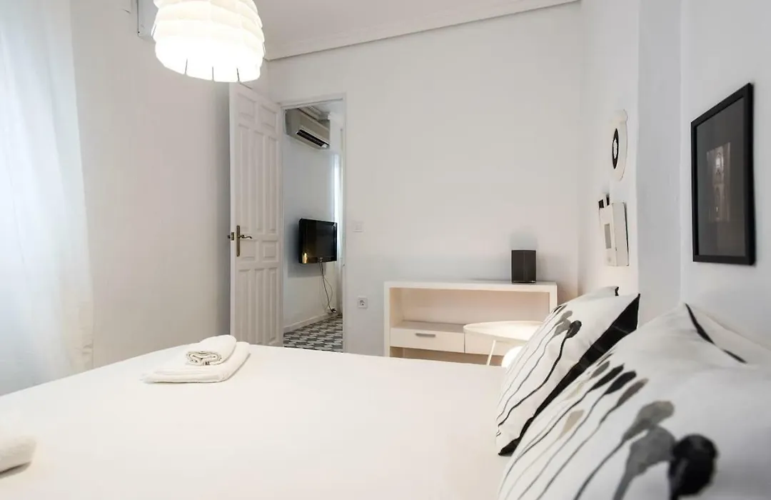 Alhondiga Suite Apartment With Terrace-1
