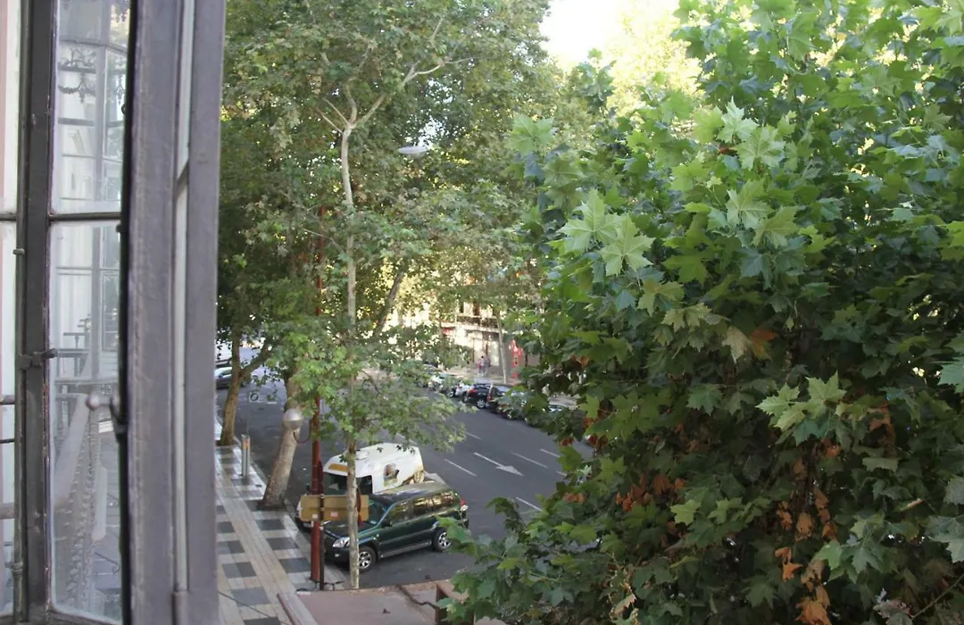 Elegant 2 Bedroom Apartment In Historic 1882 Building Central Sevilla Private Parking & Country Club Access-1