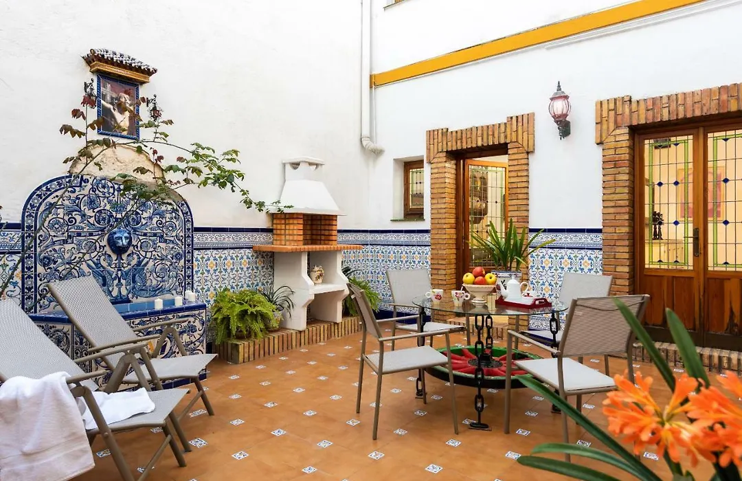 HSH Suites Barrio Santa Cruz-1