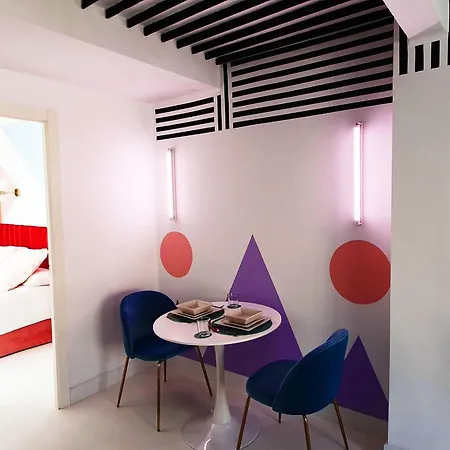Memphis Design Apartment-2