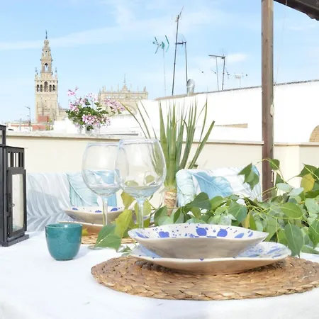 Homeyseville-Amazing Penthouse Giralda Views 8 Pax, Parking Optional-3