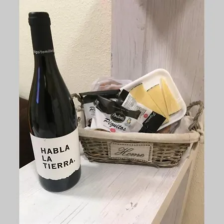 Cozy And Well Located Apartment In The Center Of Seville-2