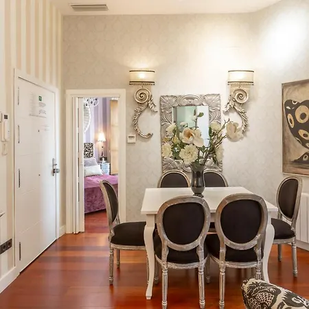 Giralda Sevilla Apartment-2