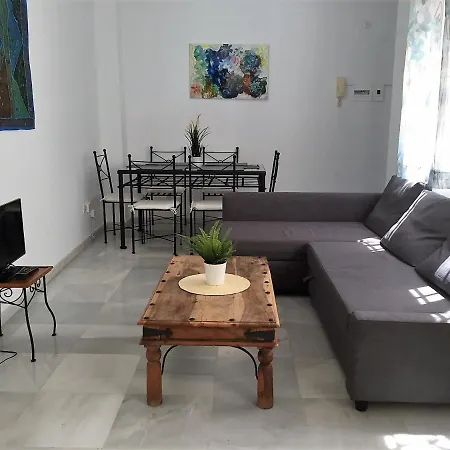 Luminoso y amplio apartamento en el centro histórico de Sevilla-2
