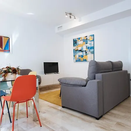 Triana Boutique Free Parking-3
