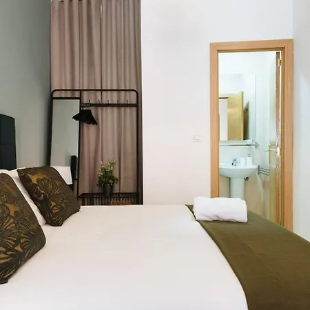 Chiqui And Vicente Suite Apartments-3