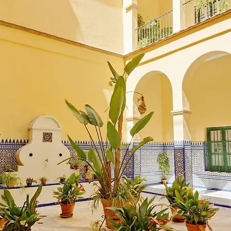 HomeySeville-Duplex con Terraza Santa Cruz 5 pax, Parking Optional-3