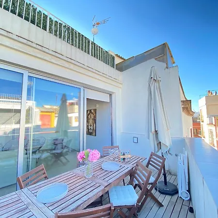 Homeyseville Top-Notch Cathedral House With Private Rooftop Terrace And Parking Opt-2