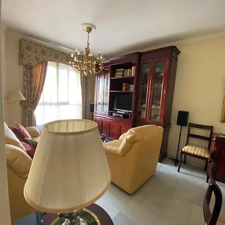 fantástico apartamento con parking avenida de cadiz-2