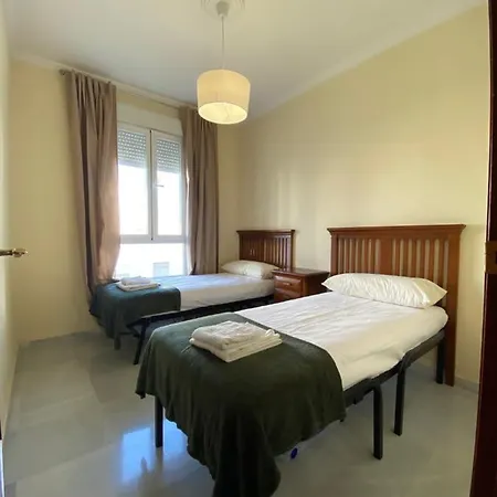 fantástico apartamento con parking avenida de cadiz-3