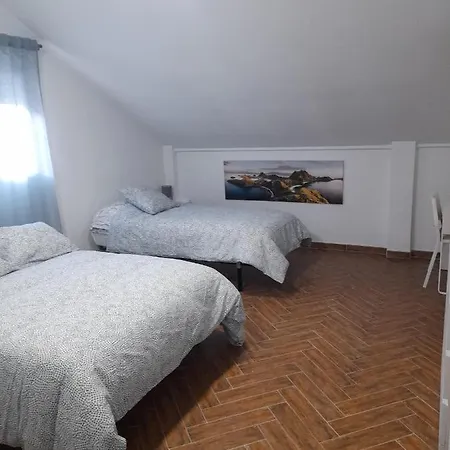 Casa Independiente En Nervion Junto A Parada Del Metro-2