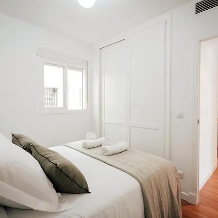 O&L Murillo Bright Apartment - Terrace & Parking-3