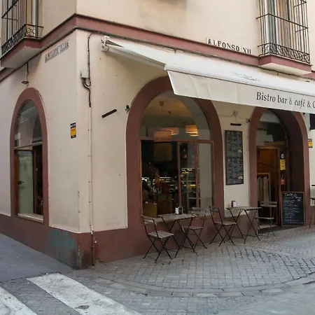 Pikis Apartment Center 1-2