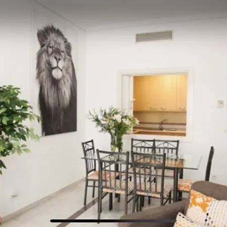 Isg Apartments Escuelas Pias Free Parking-2