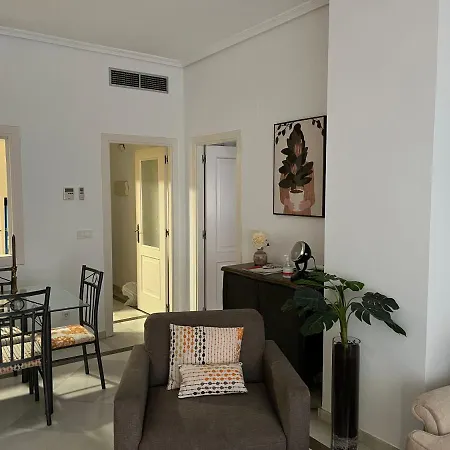 Isg Apartments Escuelas Pias Free Parking-3