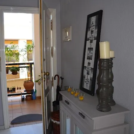 Cozy Apartment & Free Parking-3