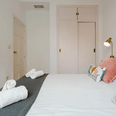 Bright And Cozy-1Bd 1Bth & 2Bd 1Bth- La Giralda-3