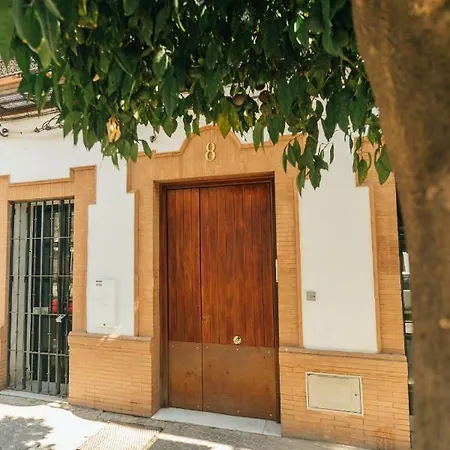 Tú casa con patio en La Alameda-2