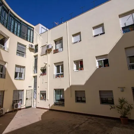 Colours Apartment And Garage Historical Center 4 Pax-3