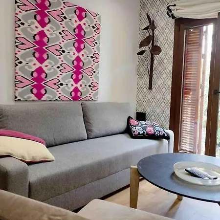 Modern & Nice Apartment. Old Town. Private Parking-2