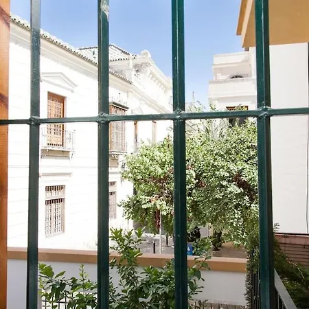 Modern & Nice Apartment. Old Town. Private Parking-3