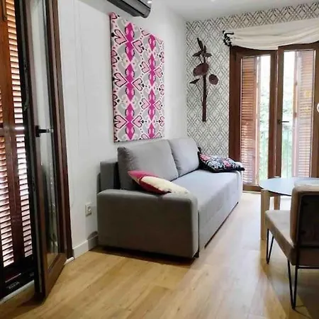Modern & Nice Apartment. Old Town. Private Parking-2