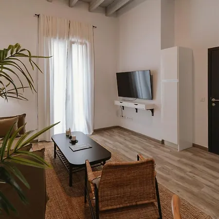 One&Lux Punonrostro Bright Minimalist Central Home-3