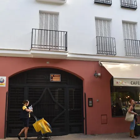 Alameda de Hércules, Gate of Seville center-3