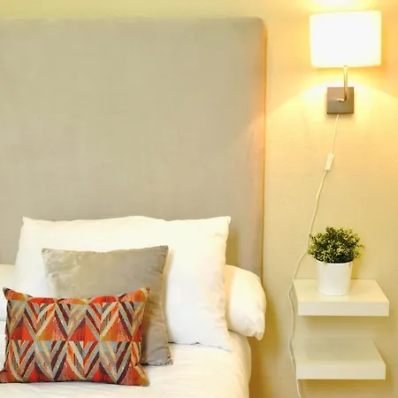 Homeyseville-Penthouse Cathedral Tomas De Ibarra St 6 Pax, Parking Optional-3