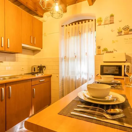 Apartamento Patio Andaluz En Sevilla-2