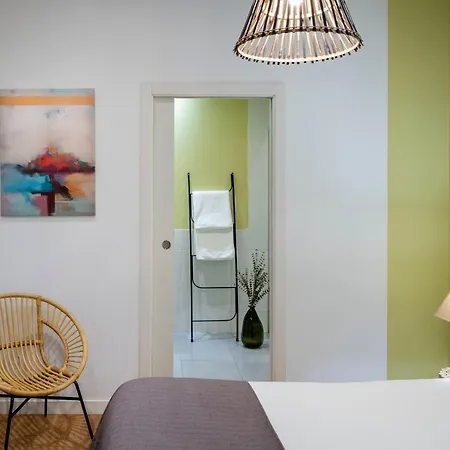 Lola 14 Suite Apartment-2