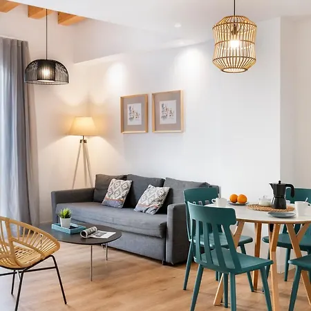 Lola 14 Suite Apartment-2