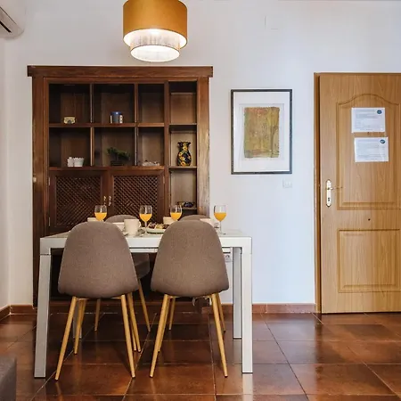 Homeyseville- Bright Apartment At Santa Cruz 6 Pax, Parking Optional-3