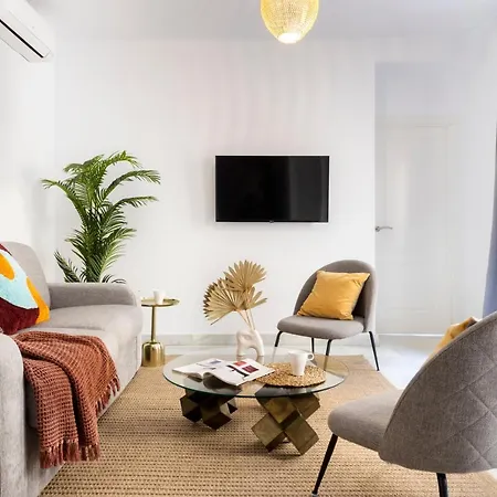 Suites Maestranza - Refinadores By Magno Apartments-3