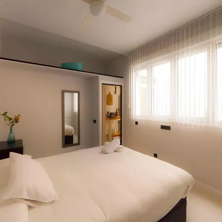 Modern Apartment In City Centre-2