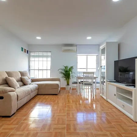 Charming 2 Bedroom Apartment At Triana Center By Oui Seville-2